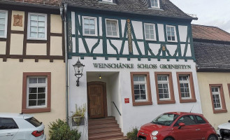 Weinschänke Schloss Groenesteyn outside