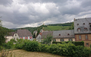 Weinschänke Schloss Groenesteyn outside
