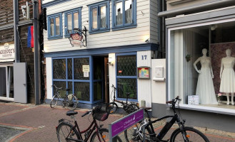 Kanapee outside