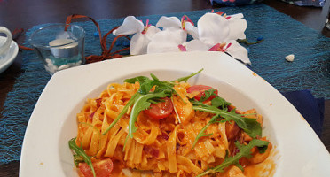 Milano Pizza food