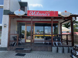 Milano Pizza outside