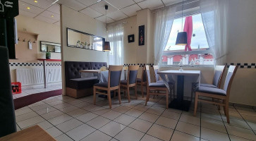 Pizzeria Parma inside
