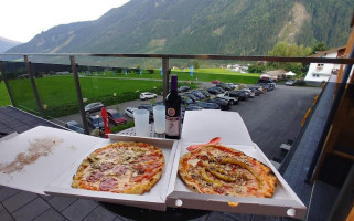 Pizzeria Cascata outside