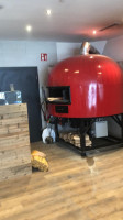 Pizzeria La Locanda inside