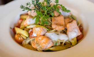 Hotel Bären Suhr food
