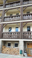 Sepetná outside