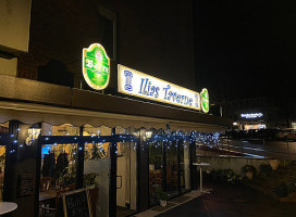 Ilias Taverne outside