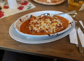 Pizzeria Roma food
