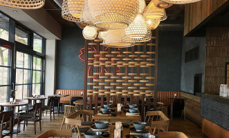 Noosou Asian Fresh Kitchen inside