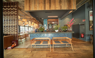 Noosou Asian Fresh Kitchen inside