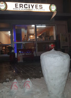 Pizza Taxi outside