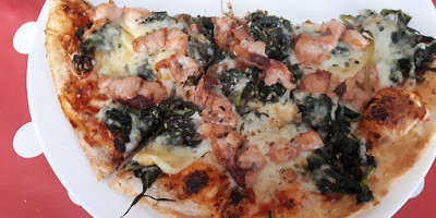Nina's Pizza Pasta & More food