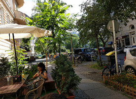 Pizzeria Laila outside