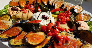 Akropolis food