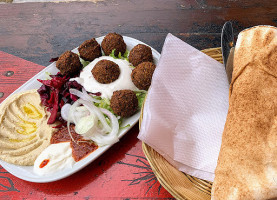 1001 Falafel food