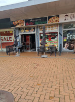 Pizzeria Bella Milano outside