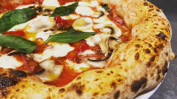 Mr. Pizza food