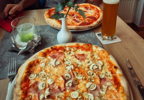 Pizzeria Antica Rimini food