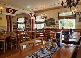 Taverna Meteora inside