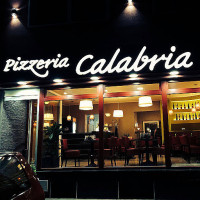 Pizzeria Calabria outside