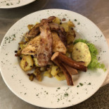 Aquila, Ivanovic Essen Und Trinken Gmbh Comida