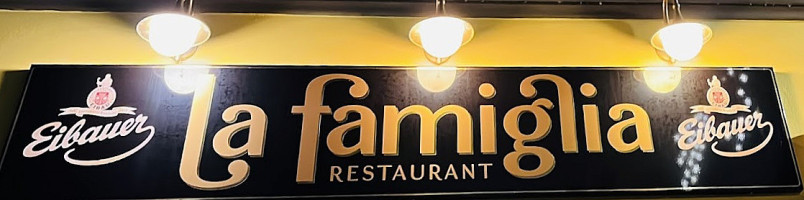 La Famiglia logo