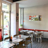 Félix's Pizza inside