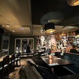 Nero's Cafe Lounge Dentro