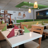 Anh Quan Sushi Asia Food Dentro