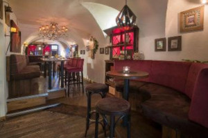 Filos Weinbar Cafe inside
