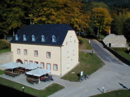 Schloß Weilerbach-remise Hajo Römer outside