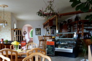 Cafe, Restaurant Zum Vischeltal food