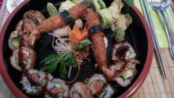 Sumo Sushi Bar food