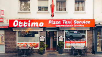Pizza Taxi Service Ottimo inside