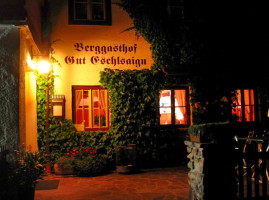 Berggasthof Eschlsaign outside