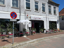 Café Pub Café Coma inside