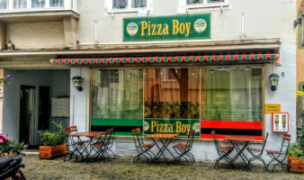 Pizzaboy inside