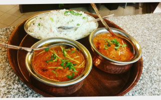 Curry 'n' Spice food