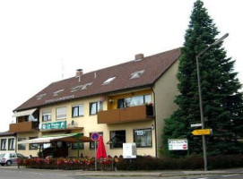 Gasthaus-cafe Zur Traube outside