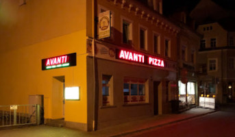Avanti Pizza Pasta Bürger inside