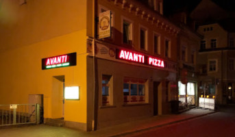 Avanti Pizza Pasta Bürger inside