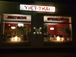 Viet-thai outside