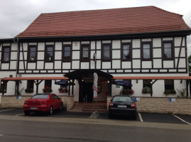 Gasthaus Zum Goldenen Loewen outside