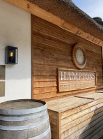 Hamptons Café • Restaurant • Strandbar inside
