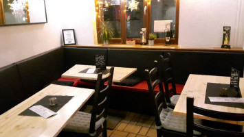 Große Liebe Burger I Café inside