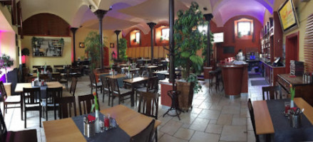 Jans Bistro Restaurant, Bar, Lounge inside