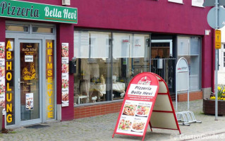 Pizzeria Bella Hevi outside
