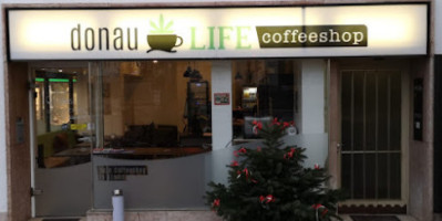 Donaulife Coffeeshop outside