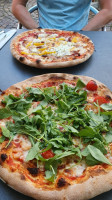 Pizzeria - La Piazza food