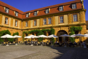 Bürgerspital Weinhaus Weinverkauf Vinothek outside